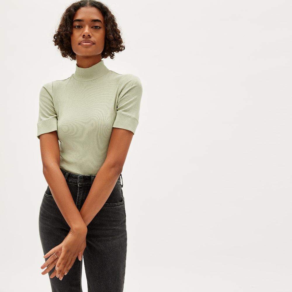 EVERLANE Super-Soft Mockneck Tee